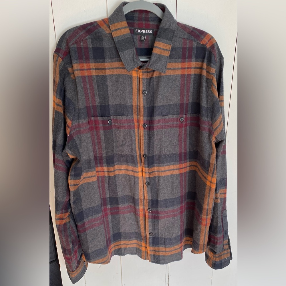 Last chance! 🚨🚨 Men’s Express Flannel, Size XXL